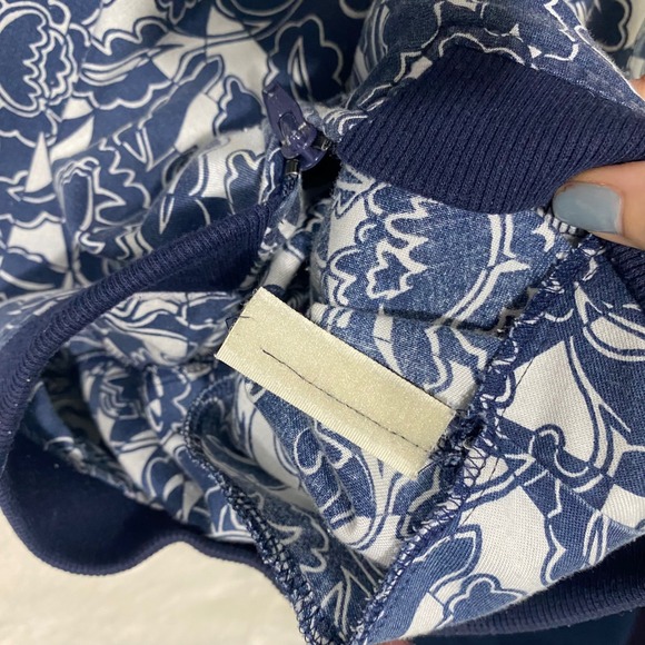 VTG TAIL Women's Lightweight Blue & White Floral Full Zip Bomber Jacket‎ Small - Picture 8 of 10